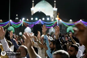 حال و هوای حرم مطهر رضوی در شب عید غدیر-2