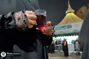 به صرف چای کنار حضرت