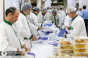 توزیع روزانه 2 هزار پرس افطاری متبرک در سطح شهر مشهد