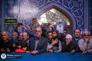 حضور خانواده شهدا و جانبازان لامرد فارس در جوار مزار رهبر شهید انقلاب