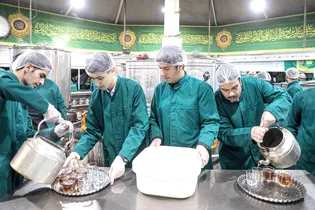 از سکوی علم تا خدمت به زائران در حرم رضوی