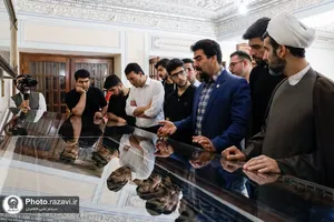 تشرف دانشجویان هنر دانشگاه تهران به حرم مطهر رضوی