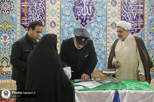 توزیع کارت دریافت نان در حاشیه شهر مشهد