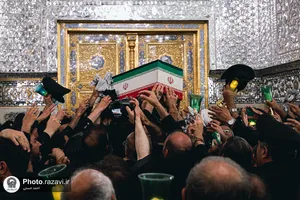 طواف پیکر رهبر شهید