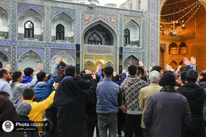 تشرف کاروان نوجوانان زیارت اولی به حرم مطهر رضوی