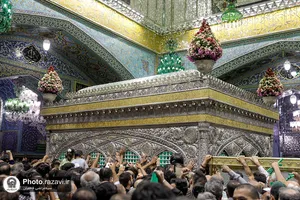 آیین تعویض پرچم حرم امام رضا علیه&zwnj;السلام در آستانه ماه ربیع الاول