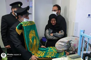 حضور خدام حرم مطهر رضوی در بیمارستان اکبر
