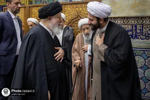 غبارروبی ضریح مطهر رضوی در آستانه دهه &laquo;ولایت و امامت&raquo;