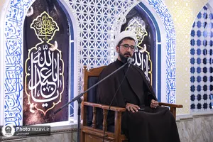 عزاداری زائران انگلیسی زبان در حرم مطهر رضوی
