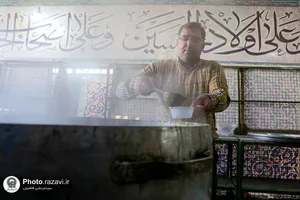 توزیع صبحانه نذری به مناسبت میلاد امیرالمومنین(علیه&zwnj;السلام)