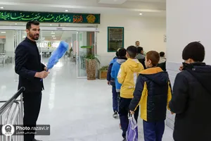 اهدا بسته&zwnj;های متبرک به دانش&zwnj;آموزان حاشیه شهر