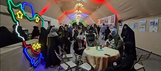 «روایت یک نگاه؛ ایرانِ پیشروِ عزتمند» در قاب یک نمایشگاه خیابانی