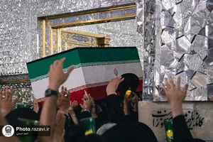 طواف پیکر رهبر شهید
