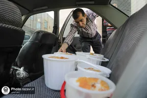 توزیع غذا بین نیازمندان حاشیه شهر مشهد