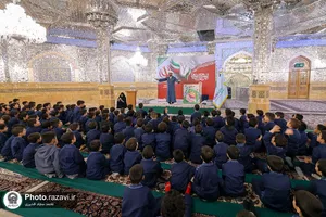 رنگ آمیزی دیوار نقاشی وقایع تاریخی انقلاب