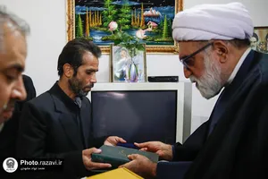 حضور تولیت آستان قدس رضوی در منزل شهید رضا رضوانی