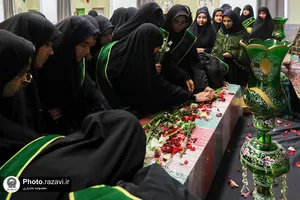 وداع با پیکر شهید گمنام دفاع مقدس در مدرسه دخترانه امام رضا علیه&zwnj;السلام
