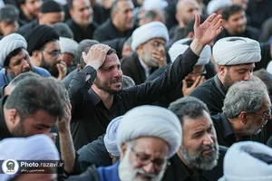 اقامه نماز بر پیکر مطهر رهبر شهید انقلاب در حرم مطهر رضوی-۱