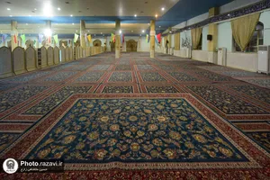 اهدای فرش&zwnj;های آستان قدس رضوی به مصلی المهدی زابل