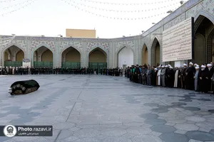 مراسم تشییع پیکر همسر مکرمه آیت الله وحید خراسانی در حرم مطهر رضوی