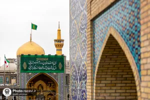 نصب کتیبه&zwnj;های نیمه شعبان در حرم مطهر رضوی