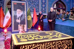 شعرخوانی افشین علا بر مزار رهبر شهید