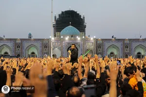 آیین چهارپایه خوانی روز شهادت امام رضا علیه&zwnj;السلام در حرم مطهر رضوی