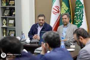 اهدای مدال مهدی بزی به آستان قدس رضوی