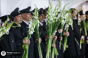 غبارروبی مزار شهدای مدفون در حرم مطهر رضوی