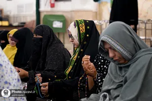 عزاداری زائران اردوزبان در حرم مطهر رضوی