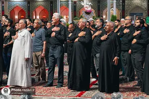 عزاداری زائران عرب&zwnj;زبان در حرم مطهر رضوی