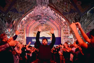 حرم مطهر رضوی در شب اربعین حسینی