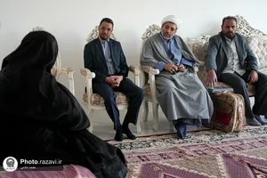 دیدار مدیر پشتیبانی آستان قدس رضوی با خانواده شهید احمد صفرزاده