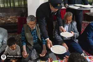 توزیع افطار متبرک حضرت در مساجد مشهد