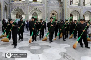 مراسم تعویض شیفت دربانان بارگاه منور رضوی