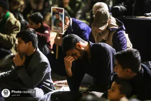 عزاداری رزمندگان تیپ فاطمیون در حرم مطهر رضوی