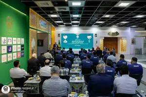 اهدای کاپ قهرمانی تیم ملی والیبال به موزه حرم مطهر رضوی