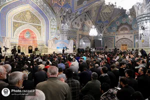 مناجات خوانی سحر&zwnj;گاهی حاج محمود کریمی در حرم مطهر رضوی