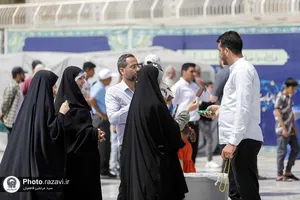 پذیرایی از زائران بارگاه منور رضوی توسط هیئت حضرت نرجس(س) عراق