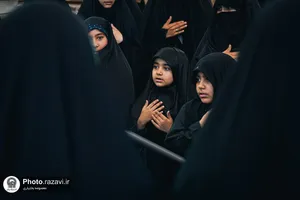 عزاداری زائران اردوزبان در حرم مطهر رضوی