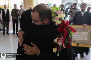 استقبال از علیرضا بیژنی، قاری و موذن بارگاه منور رضوی در بازگشت از مسابقات بین&zwnj;المللی قرآن کریم مالزی