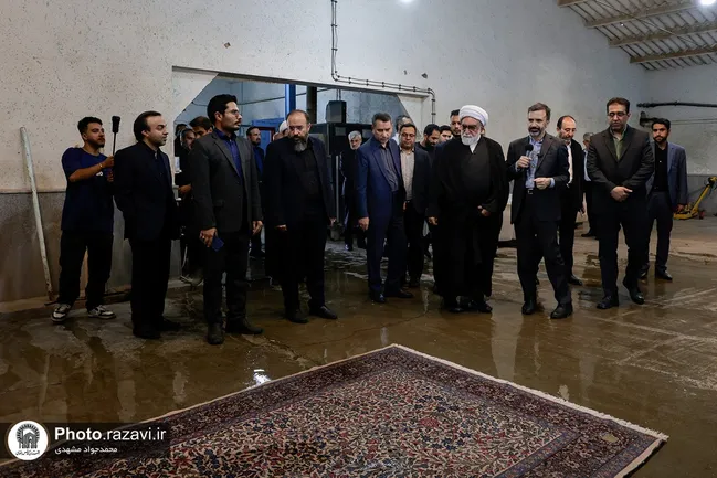 بازدید تولیت آستان امام رئوف از شرکت فرش آستان قدس رضوی
