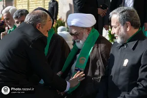 آیین تعویض پوش ضریح و پرچم گنبد منور رضوی در روز میلاد امام مهربانی&zwnj;ها