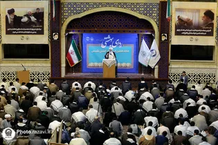 تبیین دستاوردهای انقلاب مهمترین رسالت طلاب و روحانیون است