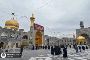 نصب کتیبه&zwnj;های نیمه شعبان در حرم مطهر رضوی