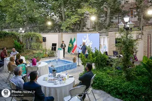آیین رونمایی کتاب &laquo;این&zwnj;جا جای خوابیدن نیست&raquo;