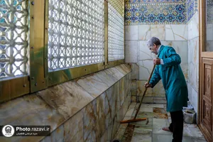 تنظیف پنجره فولاد صحن انقلاب حرم مطهر رضوی
