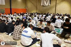 توزیع افطاری حرم مطهر رضوی به کارکنان پلیس راهور مشهد