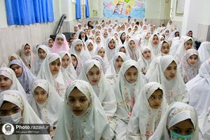 توزیع صبحانه در مدارس حاشیه شهر مشهد