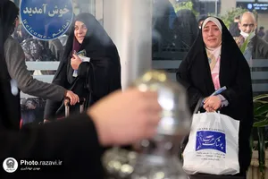 استقبال از زائران مشهد مقدس توسط خدام حرم مطهر رضوی